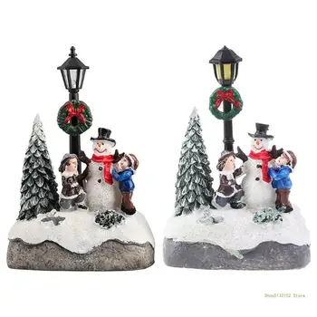 На сцената в Коледното село QX2E Коледна елха, украса от смола под формата на снежен човек с led подсветка, статуята на